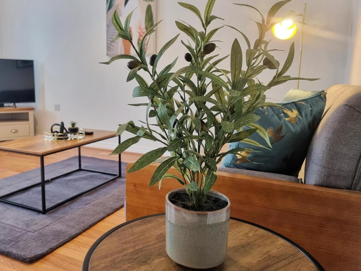 Modern & Spacious 3 Bedrooms And 2 Bathrooms Home, Free Parking! Cambridge  Buitenkant foto
